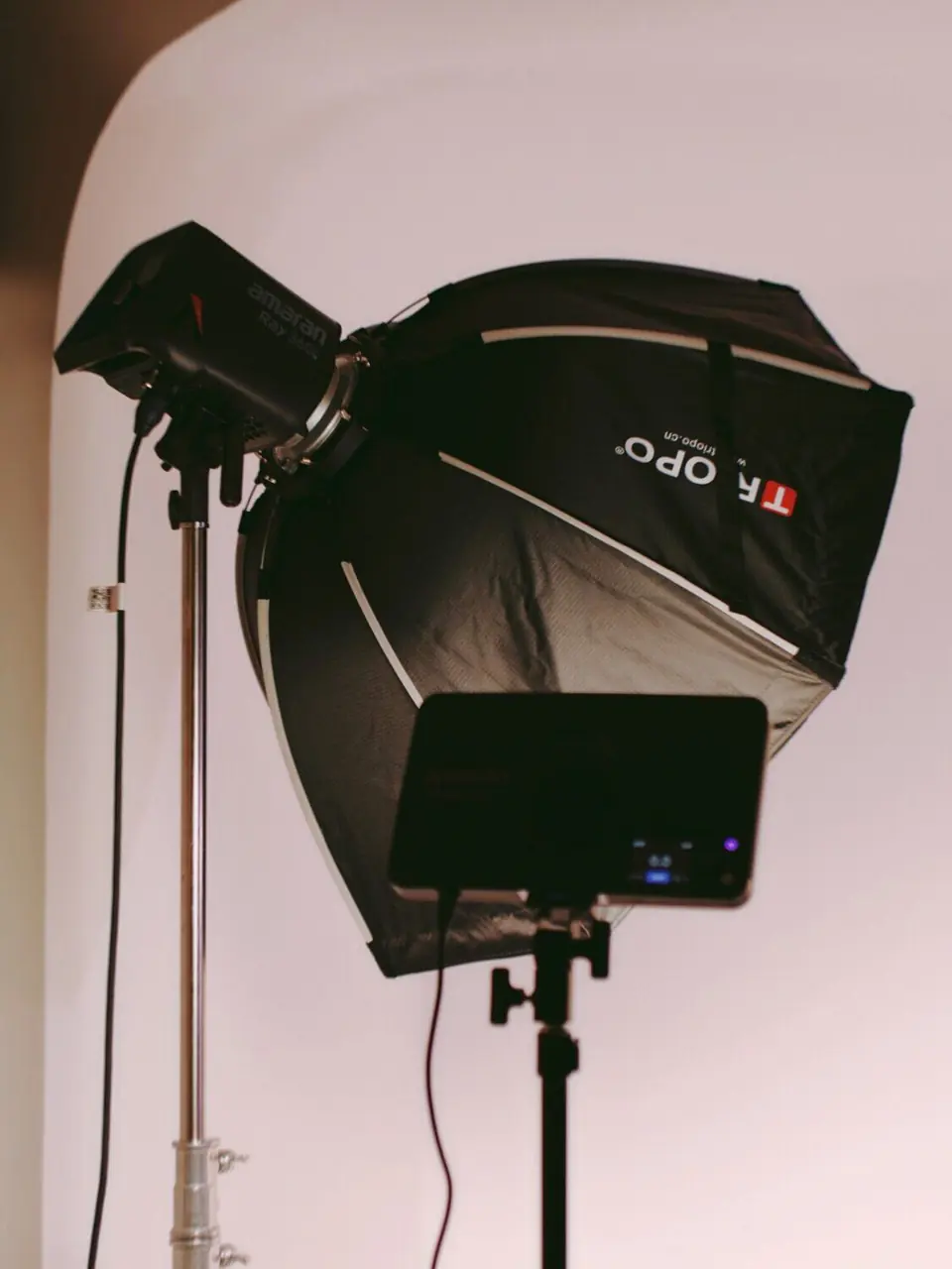 Softbox montada no estúdio da Saint